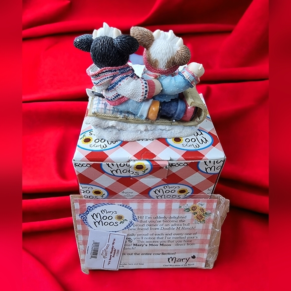 Mary's Moo Moos "It's Snow Wonder We're Friends" Limited Edition Figurine - Picture 3 of 8